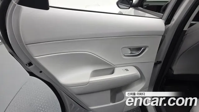Hyundai Kona Kona (SX2) Бензин 1.6 турбо 2WD — Фото автомобиля 25