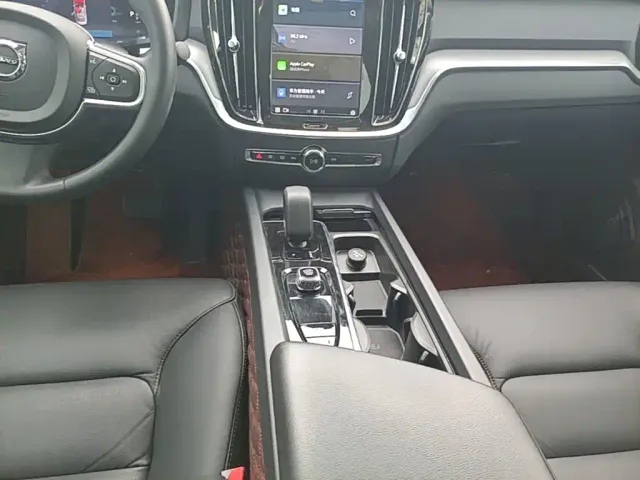 Volvo S60 — Фото автомобиля 13
