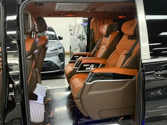 Mercedes-Benz V-Class — Фото автомобиля 8
