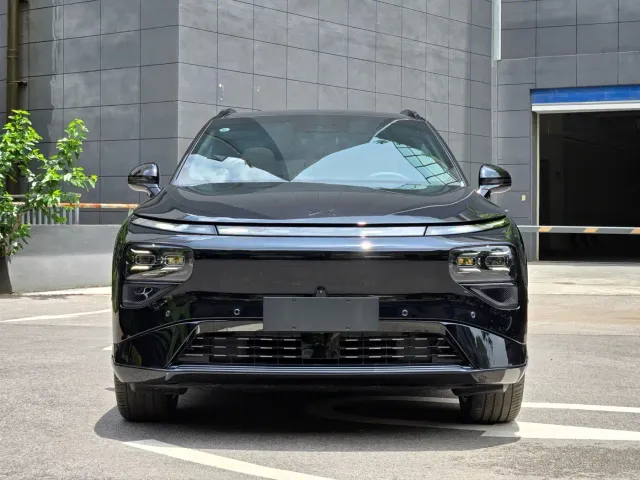 Xpeng G9 — Фото автомобиля 4