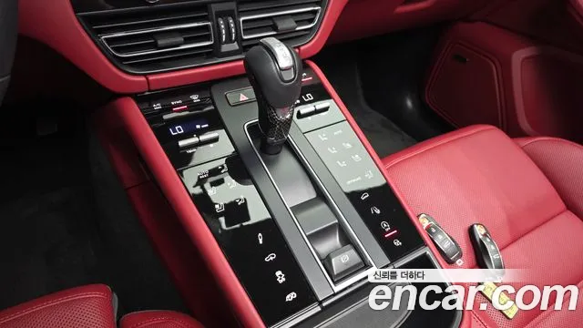Porsche Macan — Фото автомобиля 9