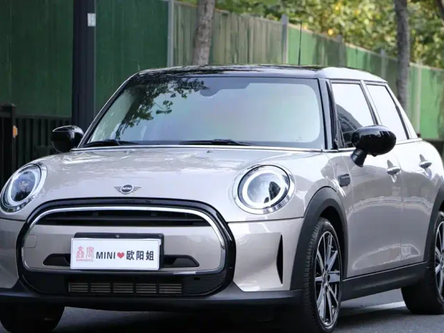 Фотография автомобиля — MINI Hatch