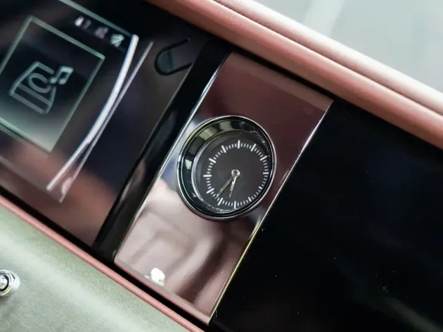 Rolls-Royce Ghost — Фото автомобиля 25