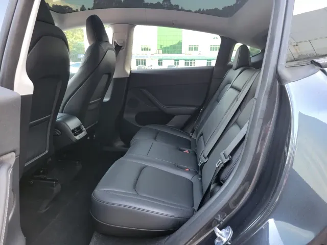 Tesla Model Y — Фото автомобиля 7