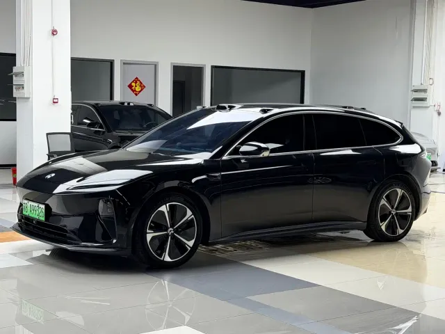 Фотография автомобиля — Nio ET5 Touring