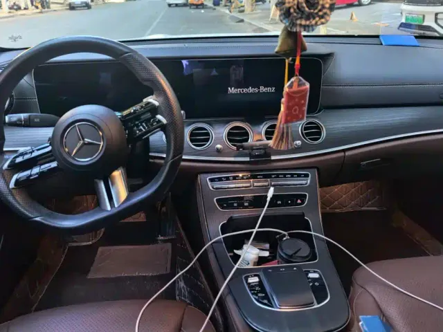 Mercedes-Benz E-Class — Фото автомобиля 12