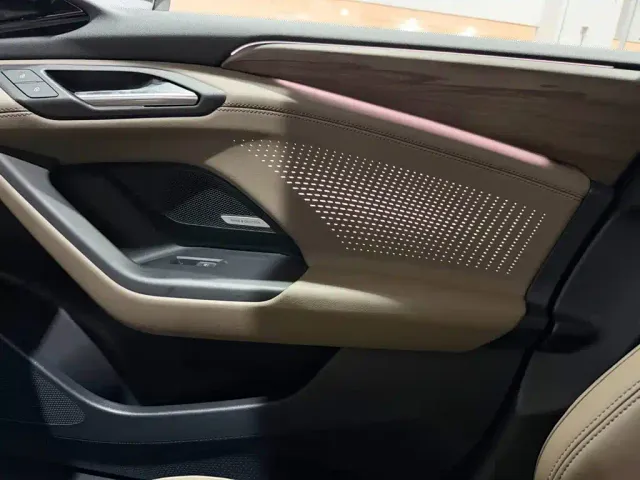 Audi A6L e-tron — Фото автомобиля 13