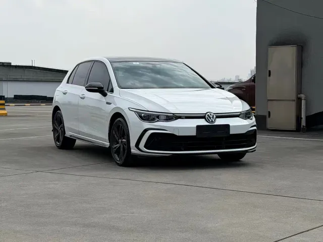 Volkswagen Golf — Фото автомобиля 3