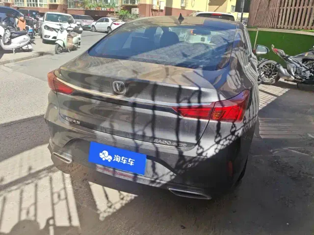 Changan Eado — Фото автомобиля 3
