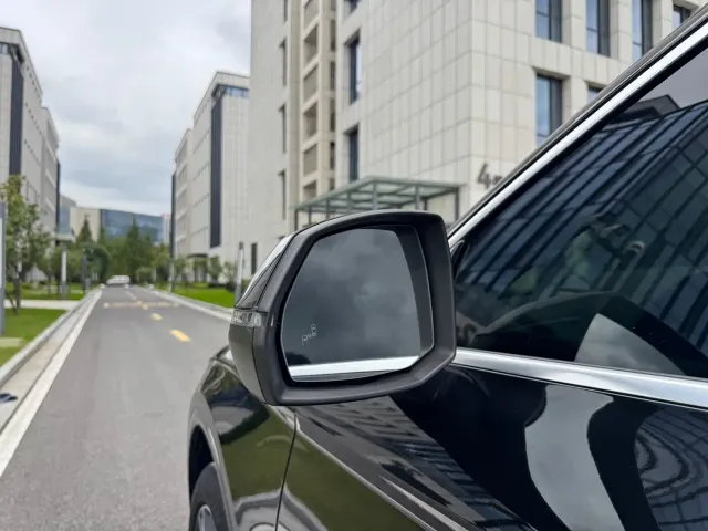 Audi Q5L — Фото автомобиля 9