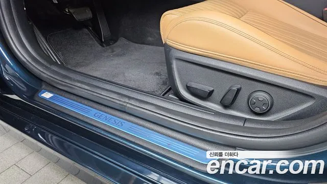 Genesis G70 — Фото автомобиля 30