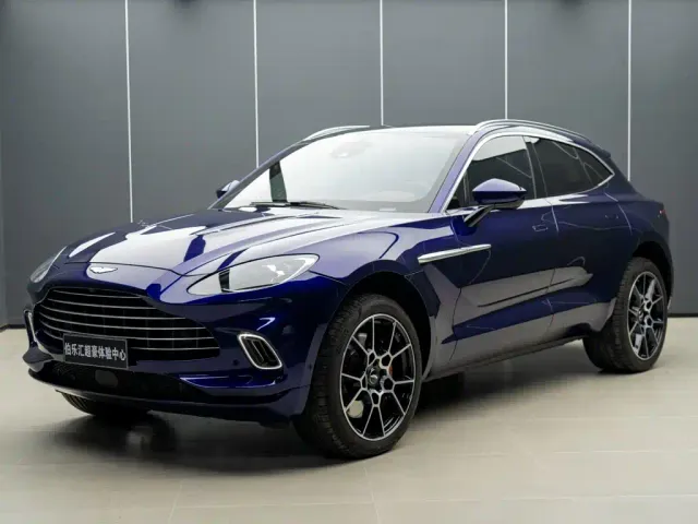 Aston Martin DBX — Фото автомобиля 2
