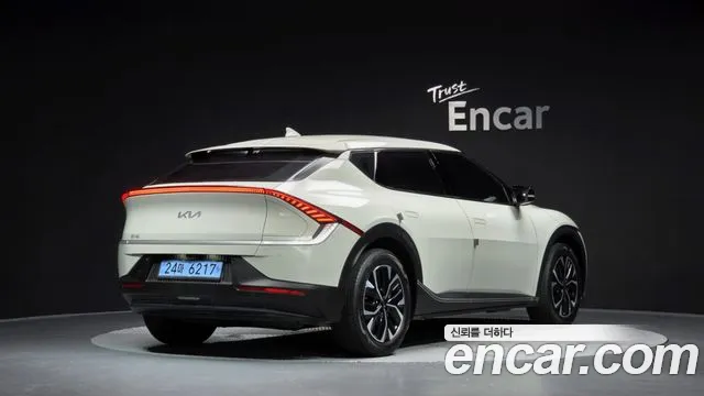 Kia EV6 — Фото автомобиля 2