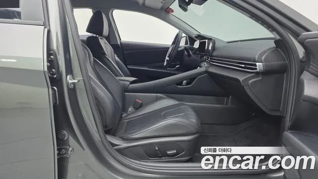 Hyundai Avante CN7 — Фото автомобиля 11