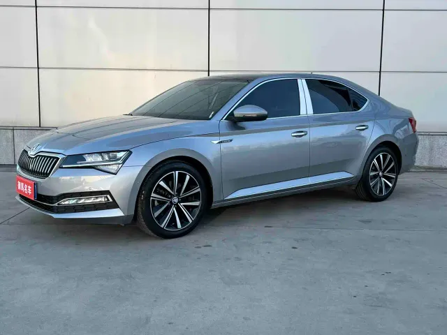Фотография автомобиля — Skoda Superb