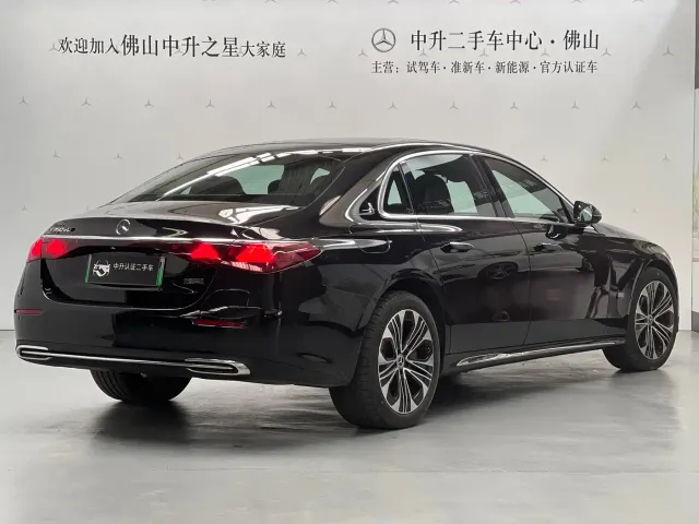 Mercedes-Benz E-Class — Фото автомобиля 2