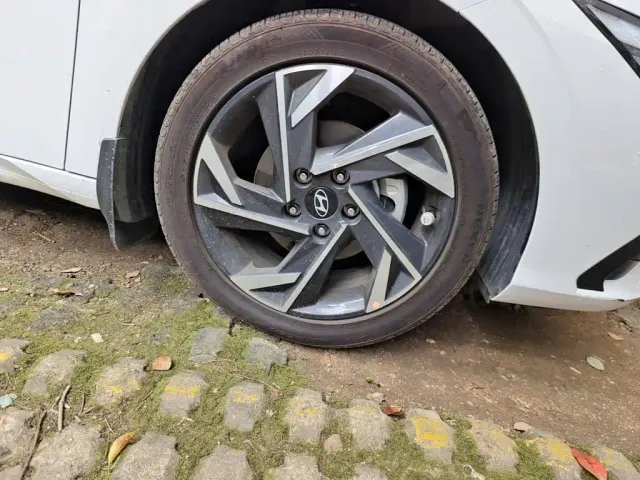 Hyundai Elantra — Фото автомобиля 24