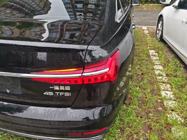 Audi A6L — Фото автомобиля 7