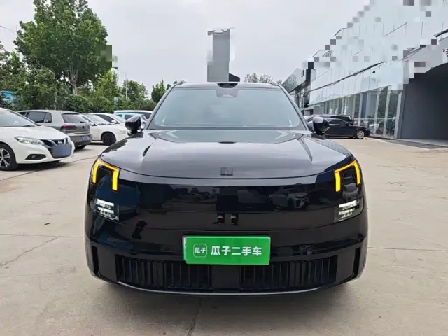 Lynk & Co 900 — Фото автомобиля 2