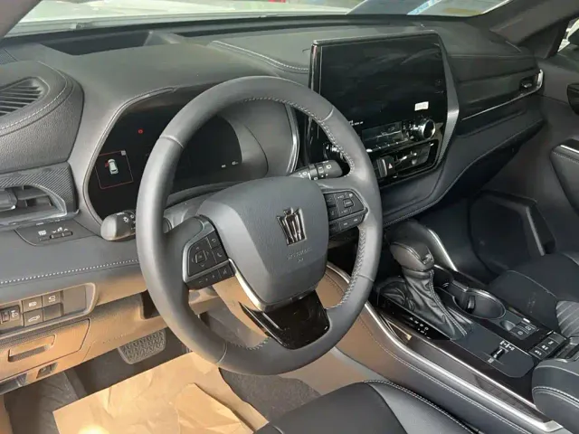 Toyota Crown Kluger — Фото автомобиля 3
