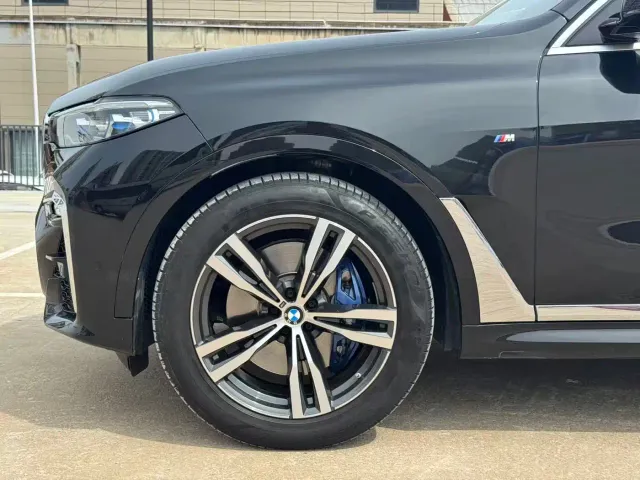 BMW X7 — Фото автомобиля 6