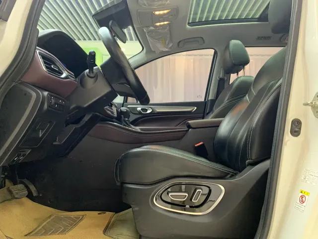 GAC Trumpchi M6 — Фото автомобиля 8