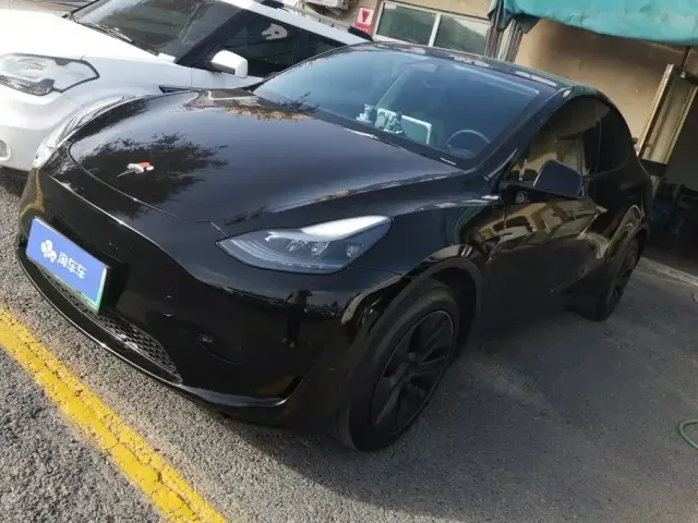 Фотография автомобиля — Tesla Model Y