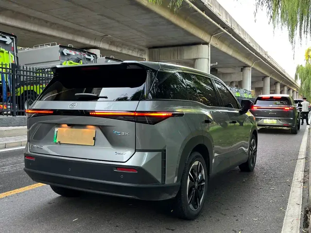 Toyota BoZhi 3X — Фото автомобиля 8