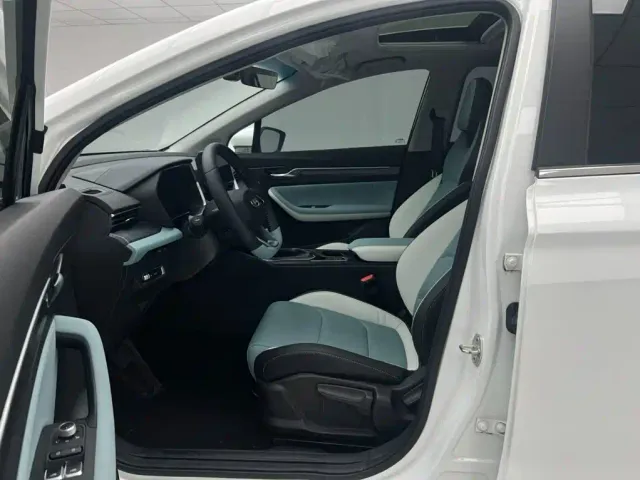 Geely Emgrand S — Фото автомобиля 6