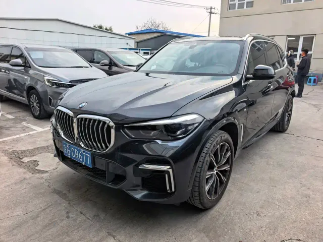 Фотография автомобиля — BMW X5