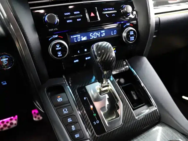Toyota Vellfire — Фото автомобиля 13