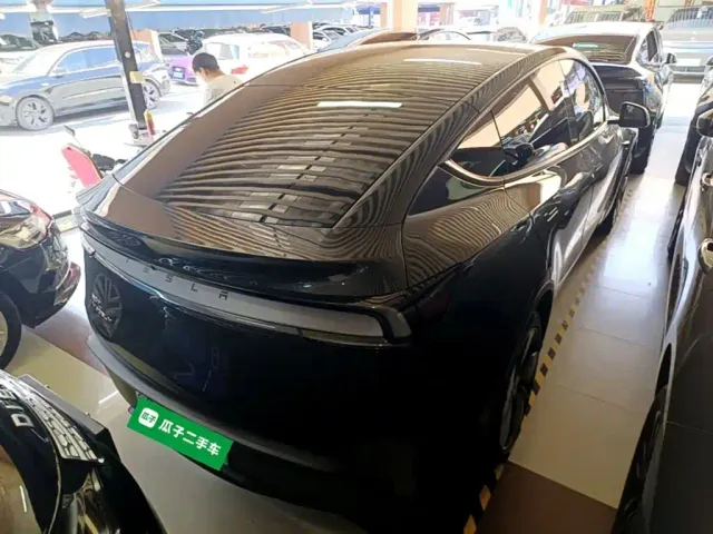 Tesla Model Y — Фото автомобиля 6