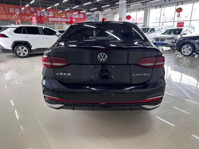 Volkswagen Lavida — Фото автомобиля 5