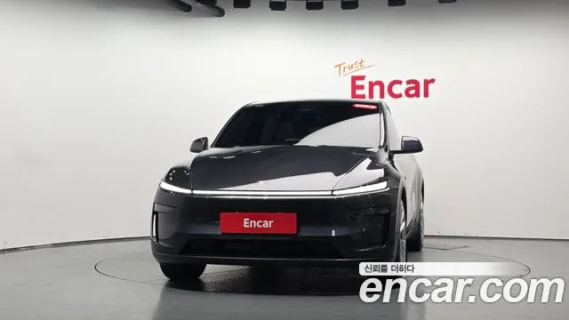 Tesla Model Y — Фото автомобиля 3