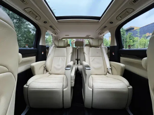 Toyota Alphard — Фото автомобиля 7