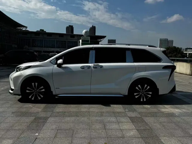 Toyota Granvia — Фото автомобиля 7