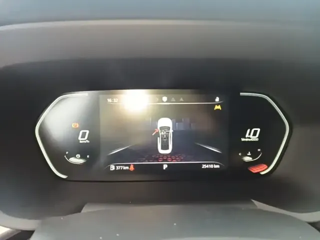 MG MG5 2022 180DVVT CVT Youth Flagship Edition — Фото автомобиля 11