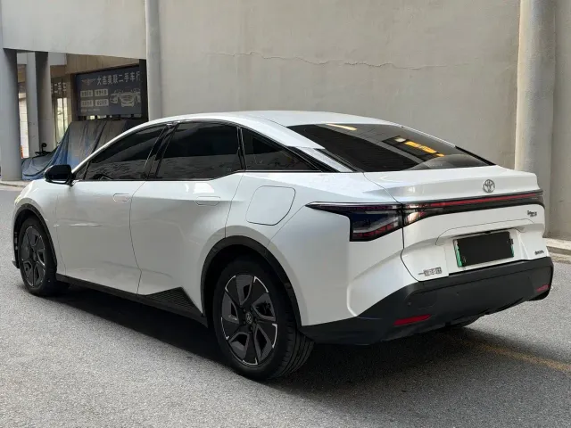 Toyota bZ3 — Фото автомобиля 4