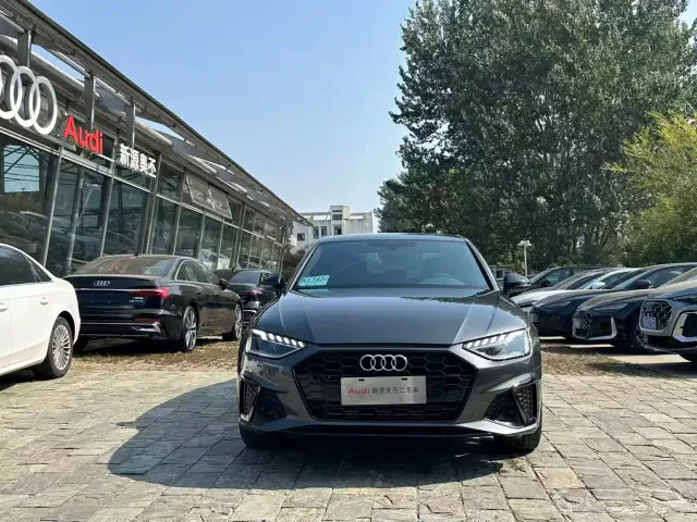 Audi A4L — Фото автомобиля 2