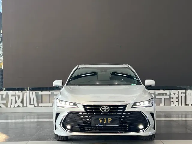 Toyota Avalon — Фото автомобиля 2