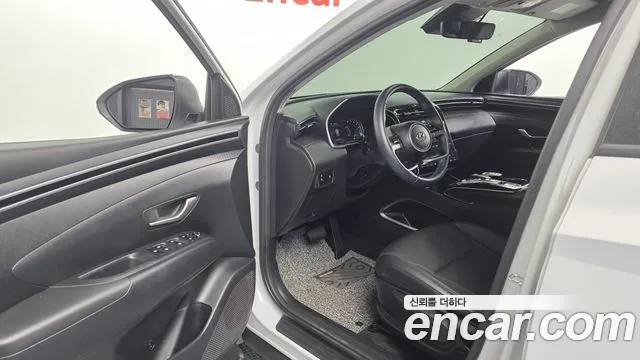 Hyundai Tucson Tucson (NX4) Бензин 1.6 турбо 2WD — Фото автомобиля 10