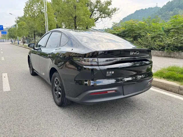 BYD Seal 05 DM-i — Фото автомобиля 9