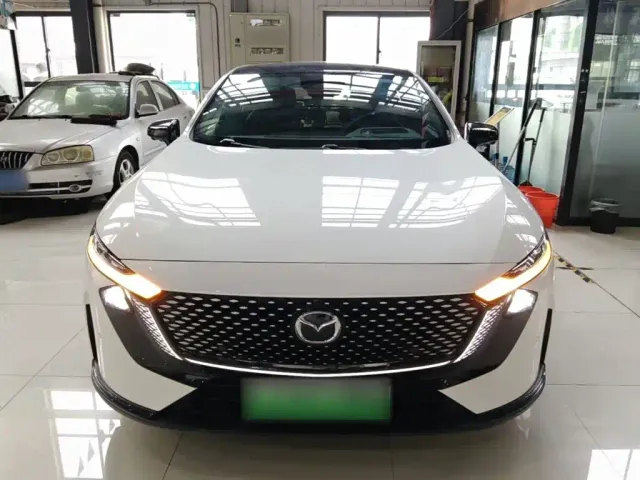 Mazda Mazda EZ-6 2025 Extended Range 200 Intelligent Premium Sport Edition — Фото автомобиля 2
