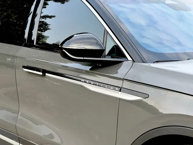 Lincoln Nautilus 2023 2.0T AWD Premium Edition — Фото автомобиля 19