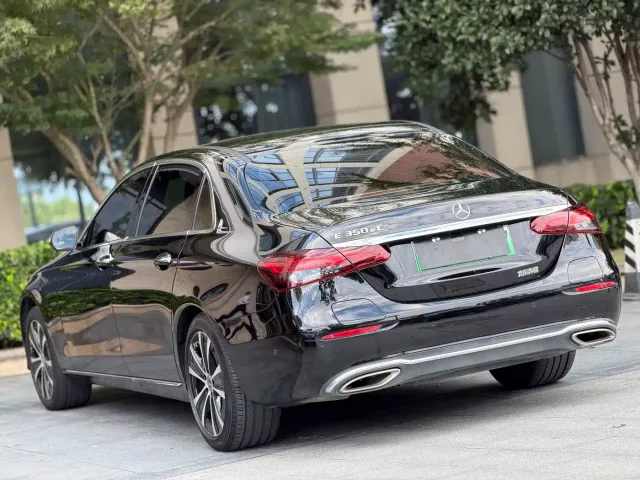 Mercedes-Benz E-Class — Фото автомобиля 8