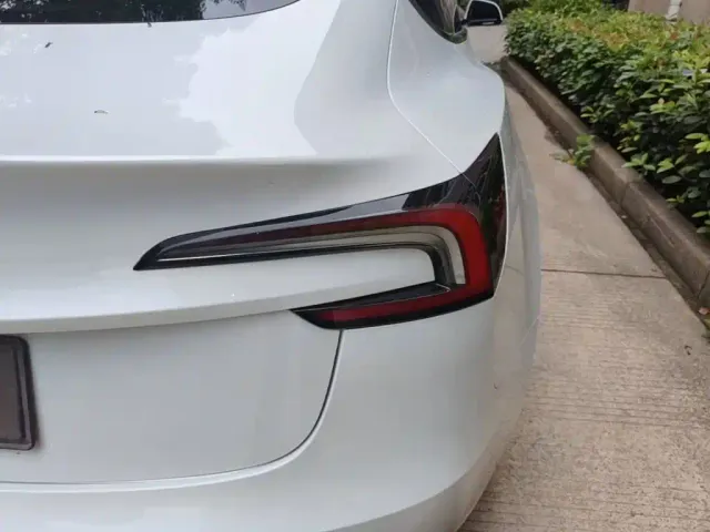 Tesla Model 3 — Фото автомобиля 7