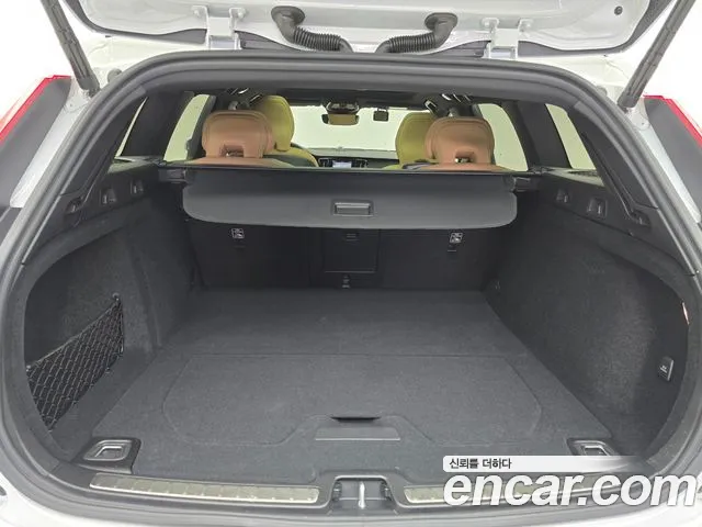 Вольво V60 V60 Cross Country 2 поколение B5 Ultimate AWD — Фото автомобиля 19