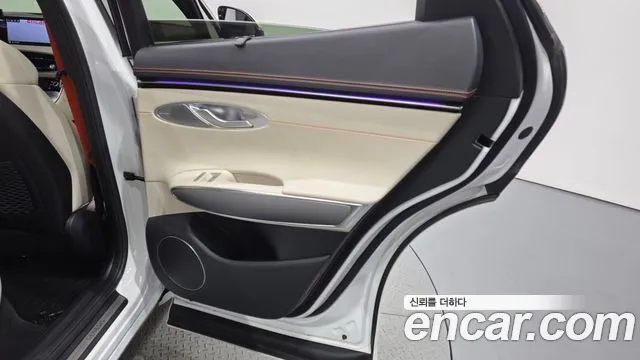 Genesis GV70 — Фото автомобиля 14