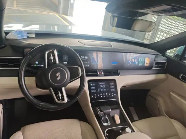 Li Auto ONE — Фото автомобиля 7