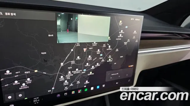 Tesla Model X — Фото автомобиля 14